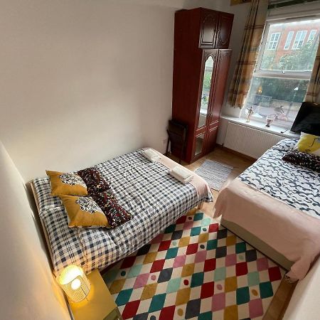 לונדון Spacious Family Flat מראה חיצוני תמונה